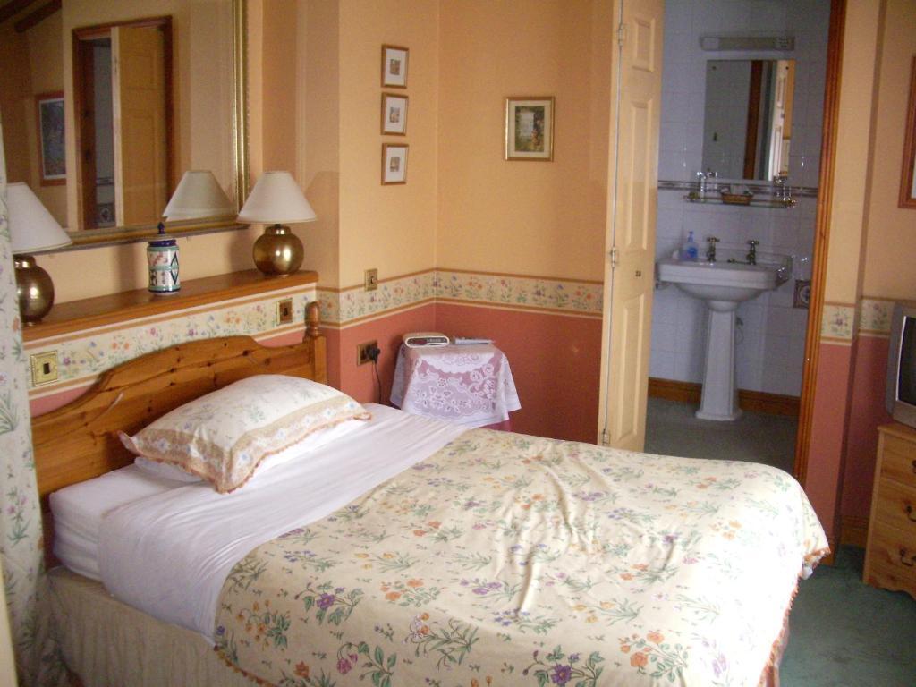 Compton House Bed and Breakfast Ashbourne  Buitenkant foto
